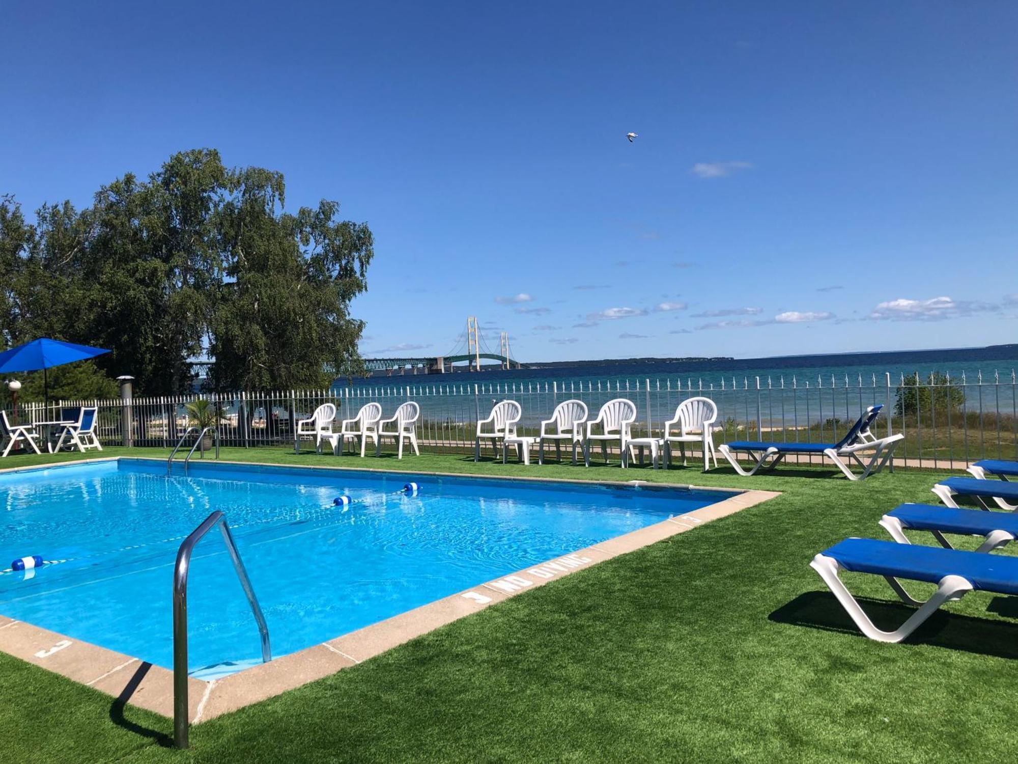 Riviera Motel Mackinaw City Exterior photo