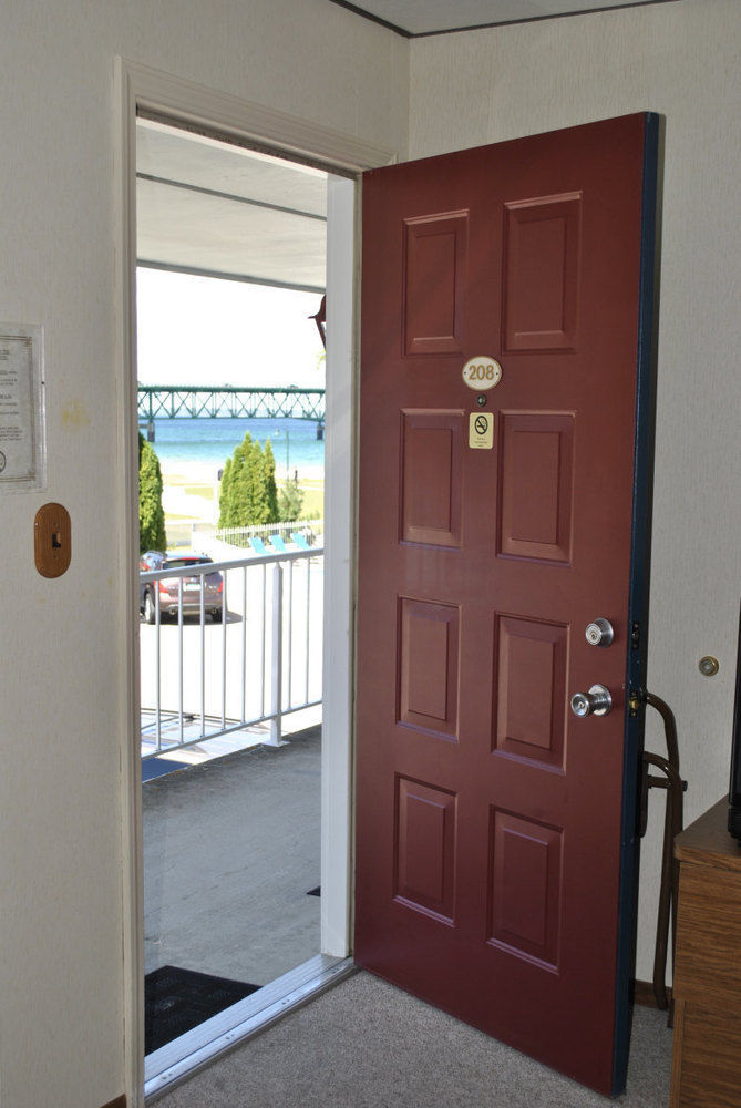 Riviera Motel Mackinaw City Exterior photo