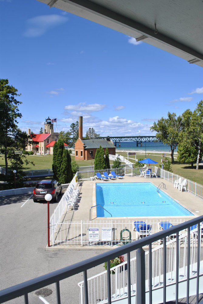 Riviera Motel Mackinaw City Exterior photo