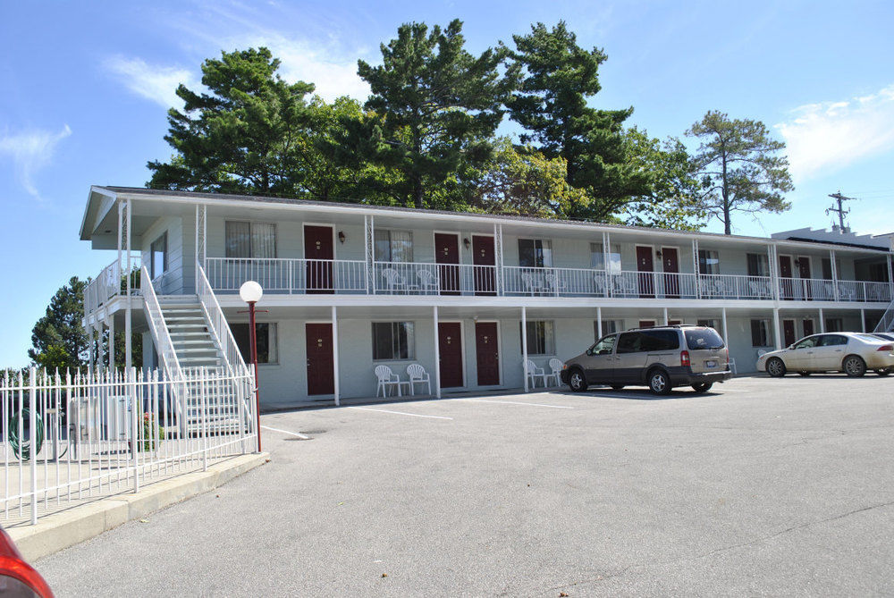 Riviera Motel Mackinaw City Exterior photo