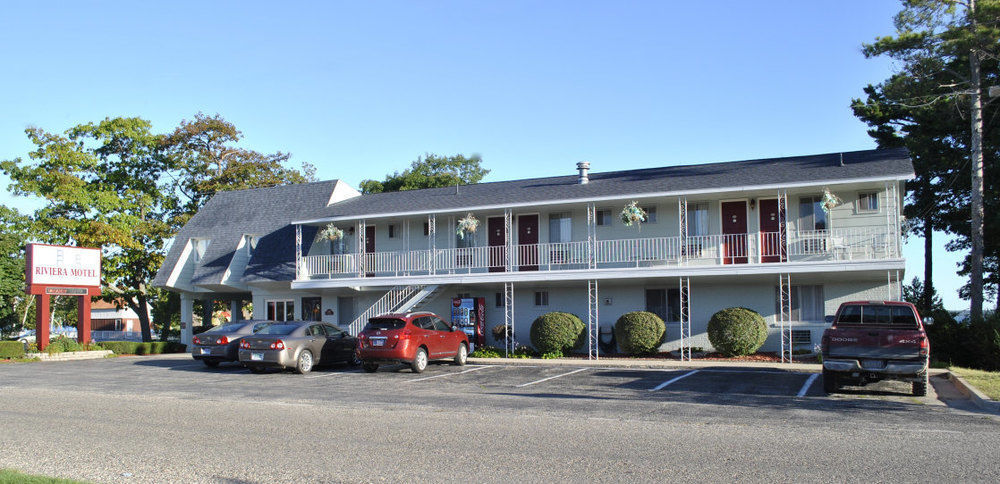 Riviera Motel Mackinaw City Exterior photo